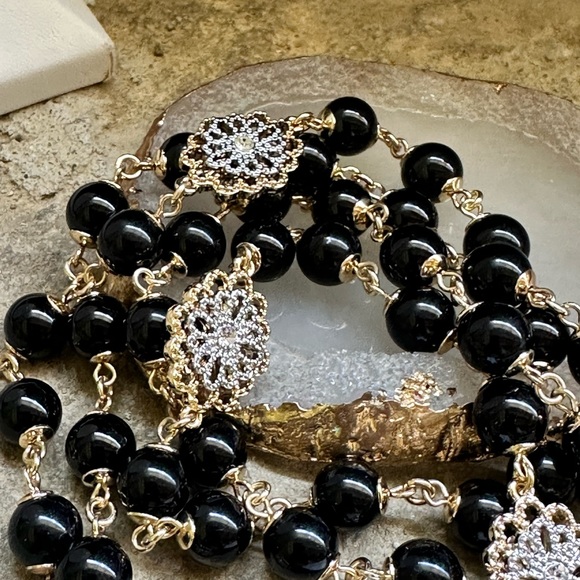 Gold Rhinestone Faux Pearl Beaded Necklace - Picture 8 of 11